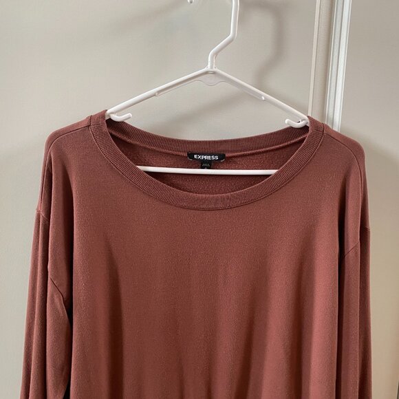 Express Mauve Relaxed Crew Neck Top Size Medium - Picture 3 of 8